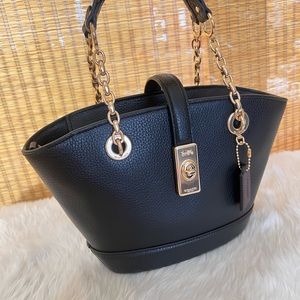 NWT Coach Lane Bucket Bag